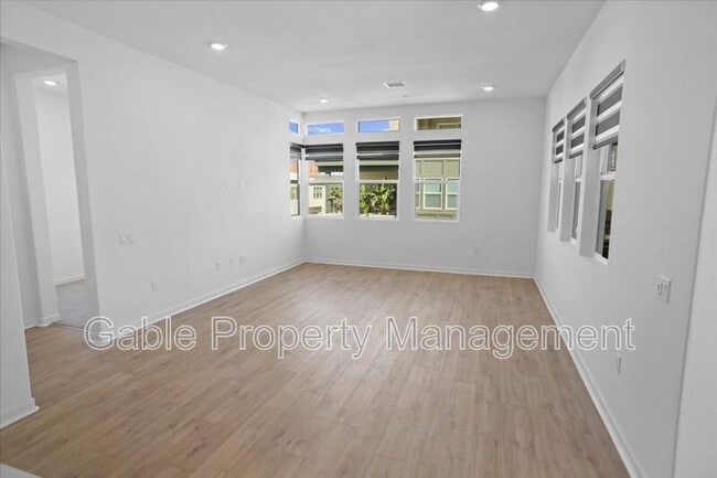 Building Photo - 27468 Flycatcher Pl
