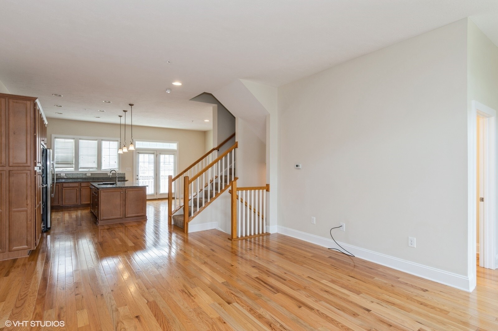 Building Photo - 335 Osona Ln