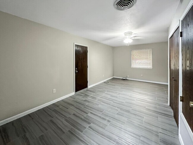 Building Photo - 1502 12th St