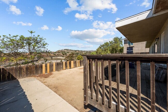 Building Photo - 5379 E Falls View Dr