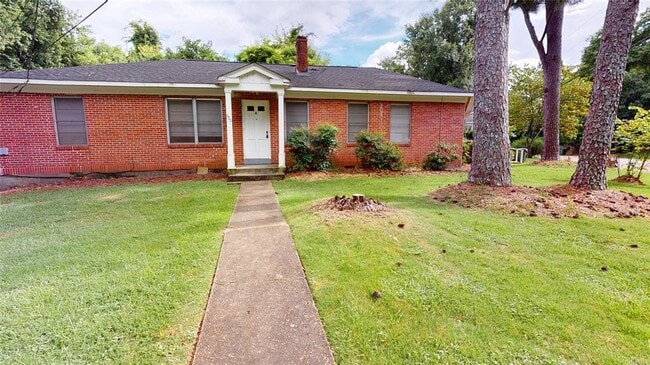 Primary Photo - 900 E Edgemont Ave