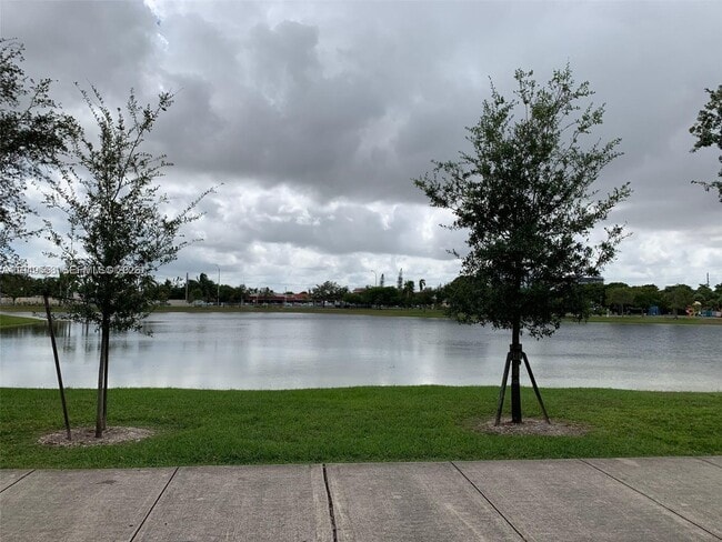 Building Photo - 200 W Park Dr