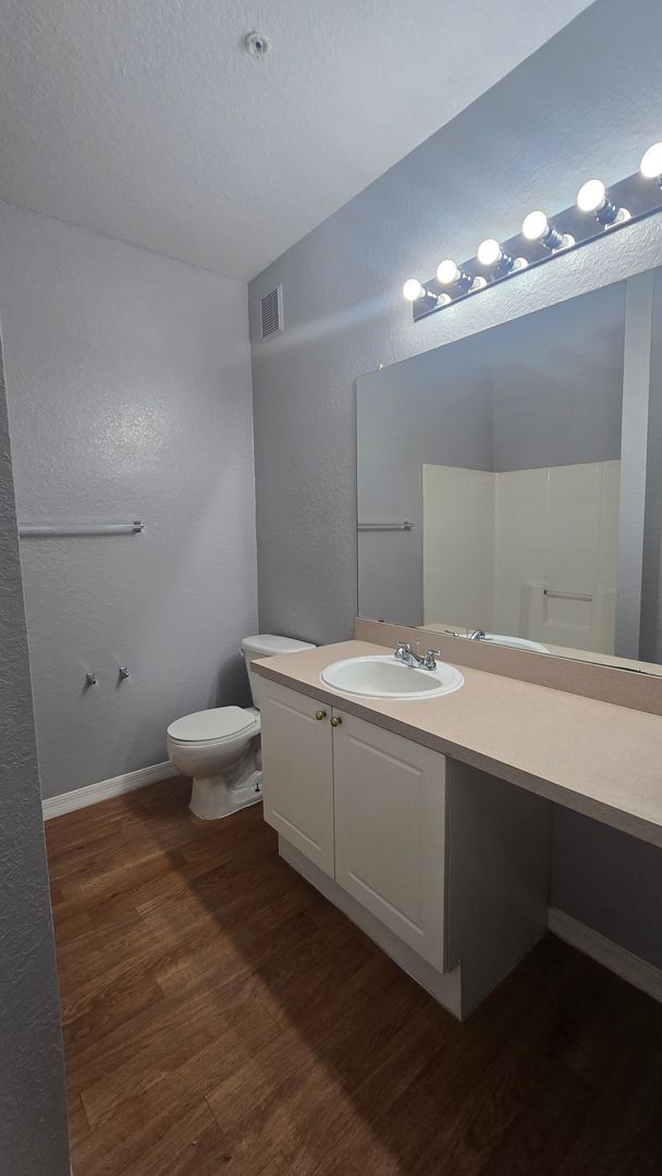 Building Photo - 819 Grand Regency Pointe