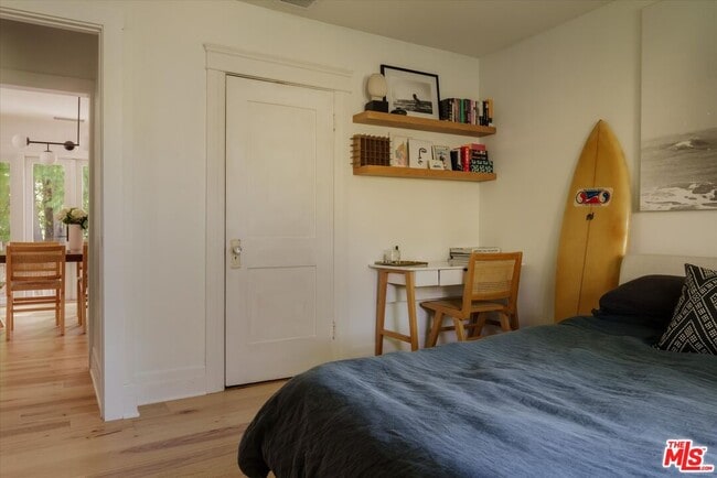 Building Photo - 1130 El Paso Dr