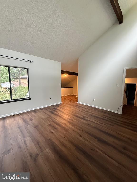 Building Photo - 4 Hazelhurst Dr
