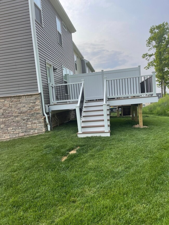 Building Photo - 191 Moyer Hill Dr