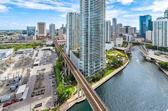 Building Photo - 690 SW 1st Ct