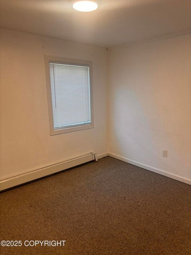 Building Photo - 3604 Oregon Dr
