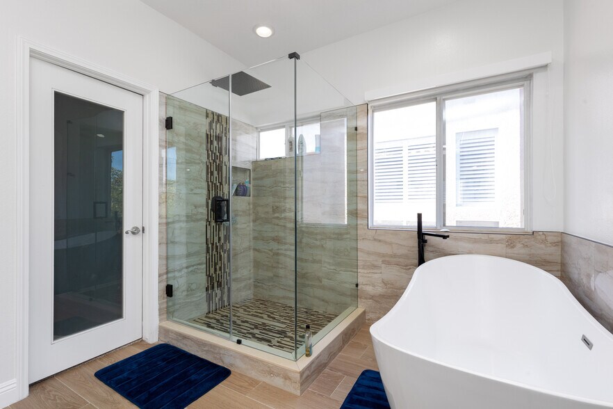 Building Photo - 8755 E Garden View Dr