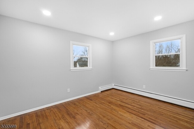 Building Photo - 25 Sandalwood Dr