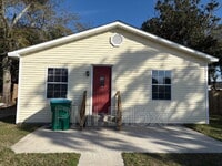 Building Photo - 1916 Hudson St