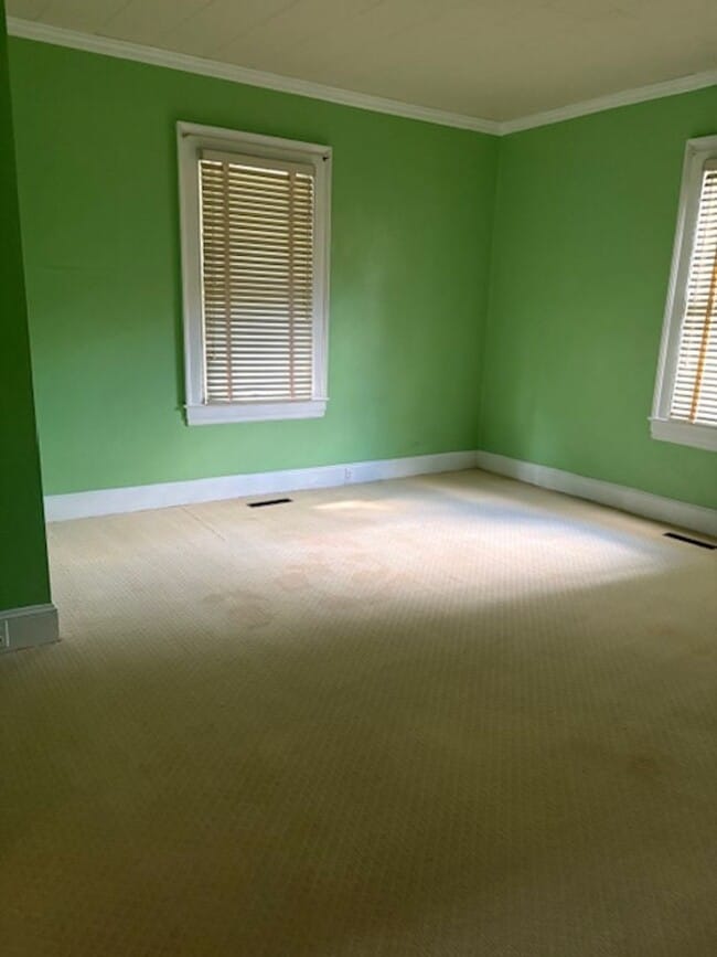 Building Photo - Well Maintained Older Home with Central HVAC