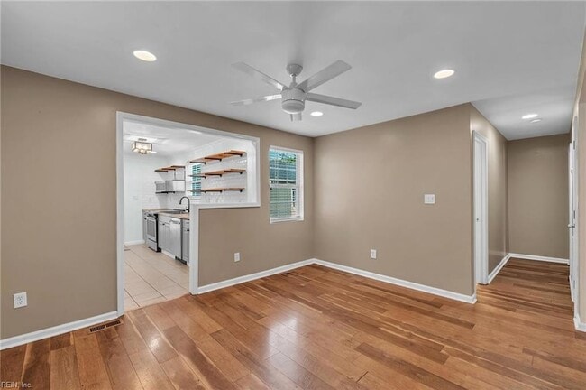 Building Photo - 1336 Maplewood Ave