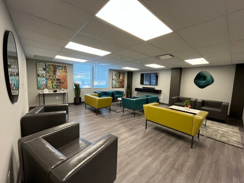 Building Photo - Cielo Tower Apartments