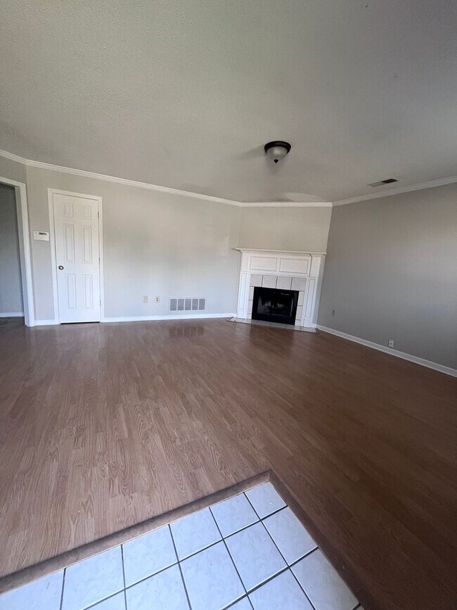 Building Photo - 616 N Ericson Rd