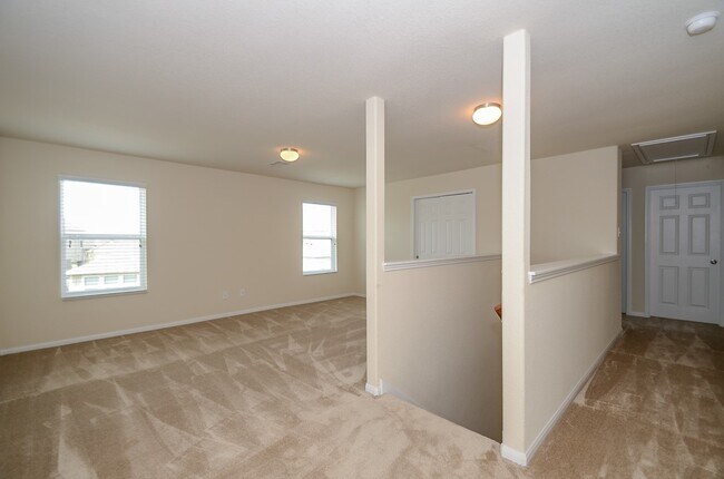 Building Photo - 14935 Vinegrove Falls Ct