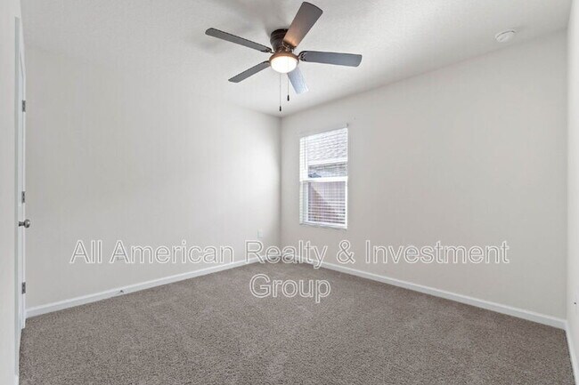 Building Photo - 1047 Limpkin St