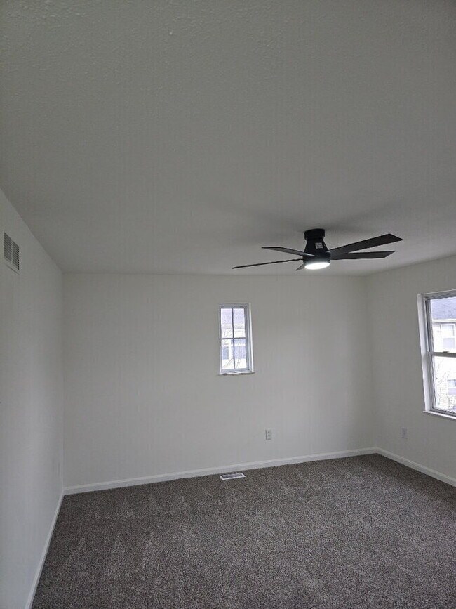 Building Photo - 821 Nela View Rd