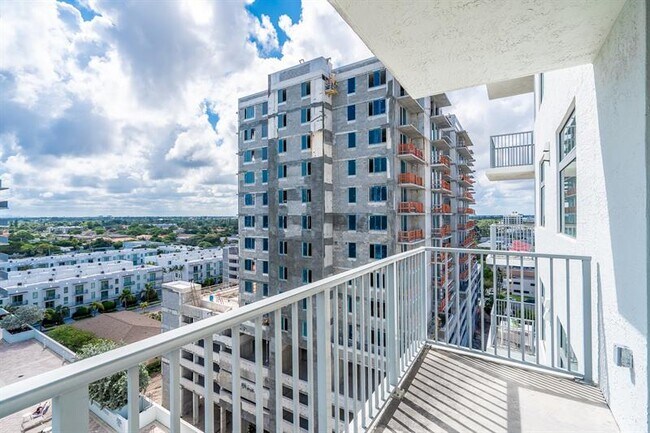 Building Photo - 140 S Dixie Hwy