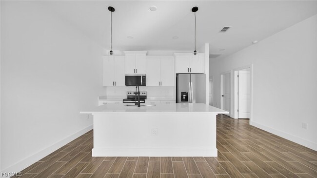 Building Photo - 4989 Fairway Ct