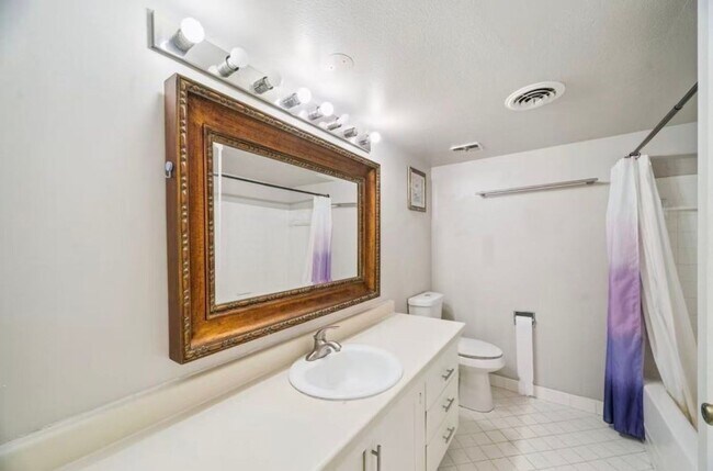 Building Photo - Charming 3BR Condo in Tulsa