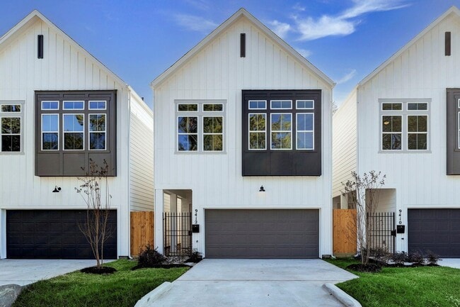 Primary Photo - Contemporary Comfort with Designer Finishes