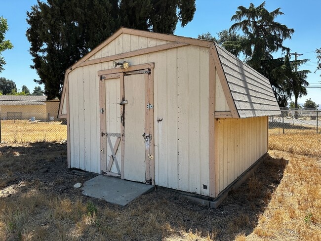 Building Photo - Cherry Valley 1