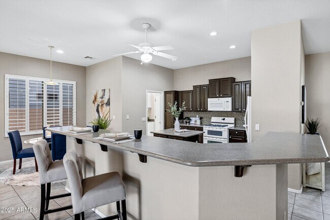 Building Photo - 2260 E Binner Dr