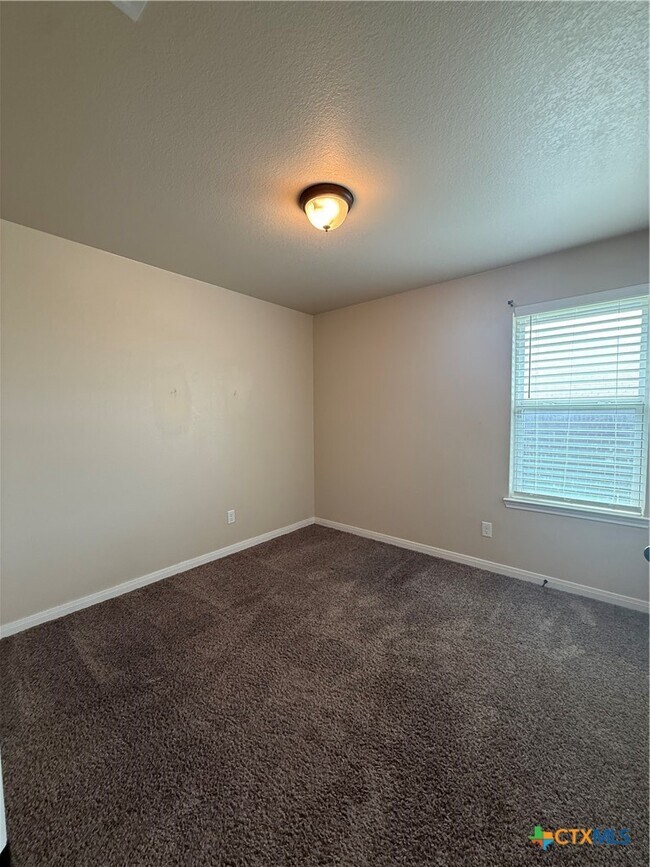 Building Photo - 7702 Blue Nile Dr