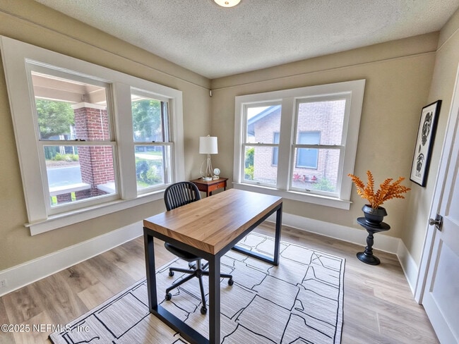 Building Photo - 213 W 24th St