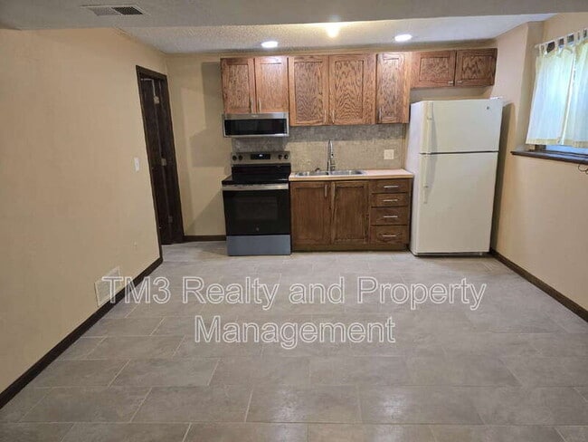 Building Photo - 15912 W 154th St