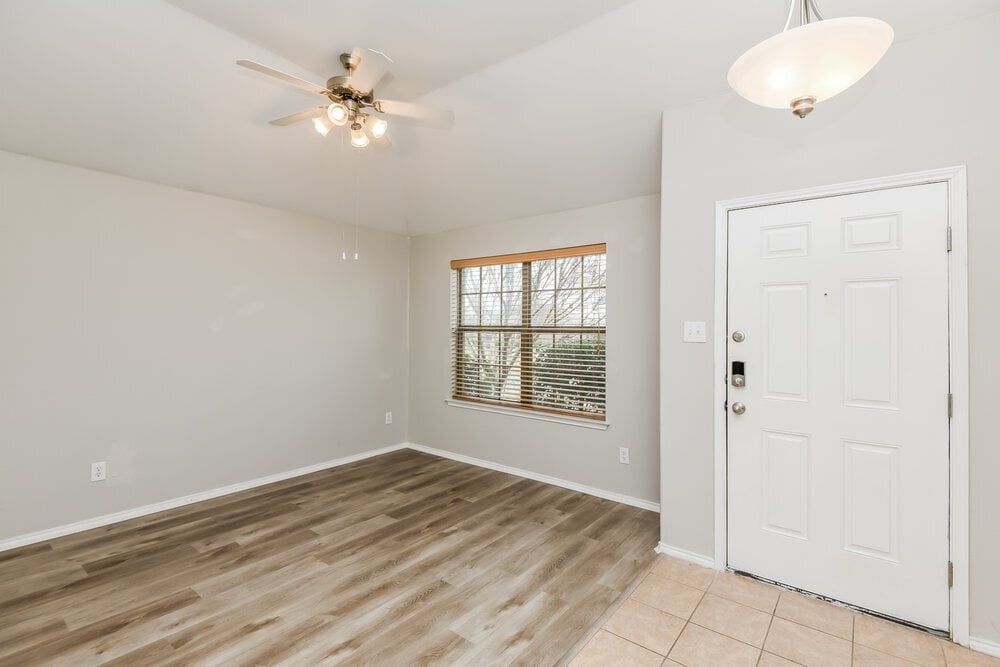 Building Photo - 1842 Reynolds St