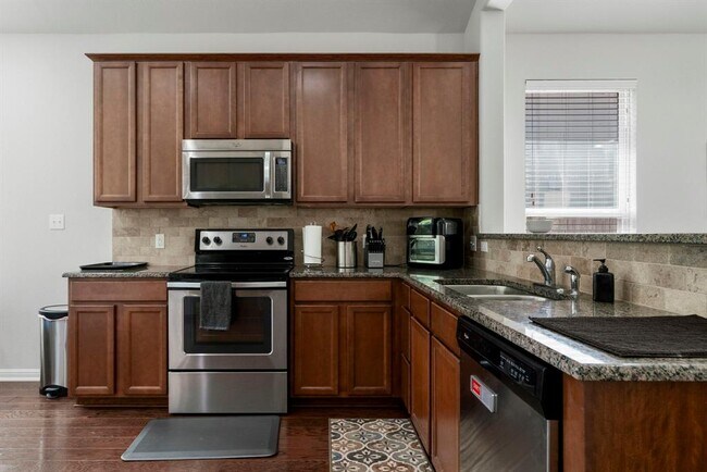 Building Photo - 9925 Milla Cir