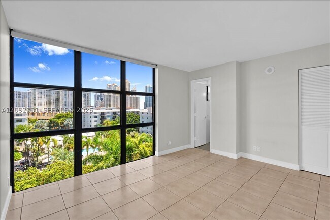 Building Photo - 17021 N Bay Rd