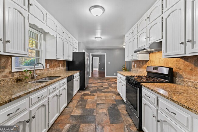 Building Photo - 6418 Briarwood Ct