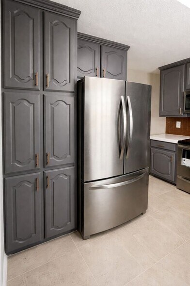 Building Photo - 2401 S Jackson Rd