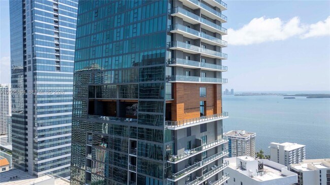 Building Photo - 1451 Brickell Ave