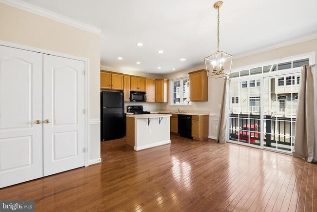 Building Photo - 743 Collington Ct