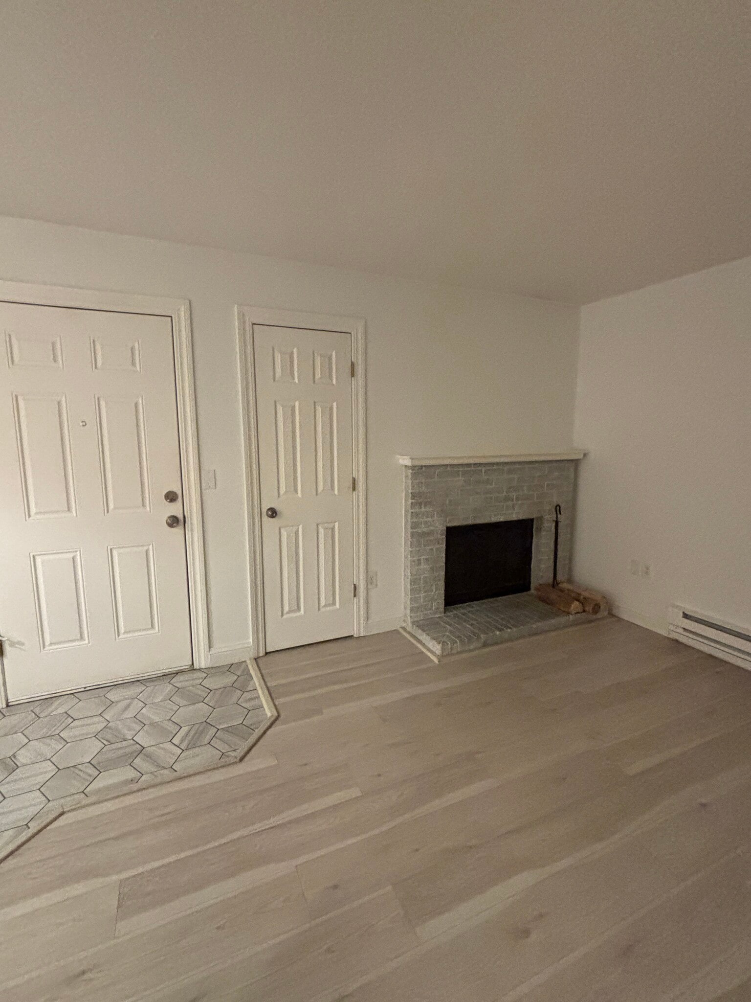 Building Photo - 1209 W Plum St