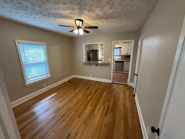 Building Photo - 958 Winburn Dr