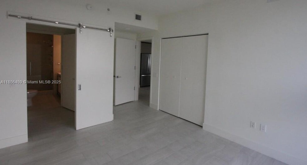 Building Photo - 2000 Metropica Way