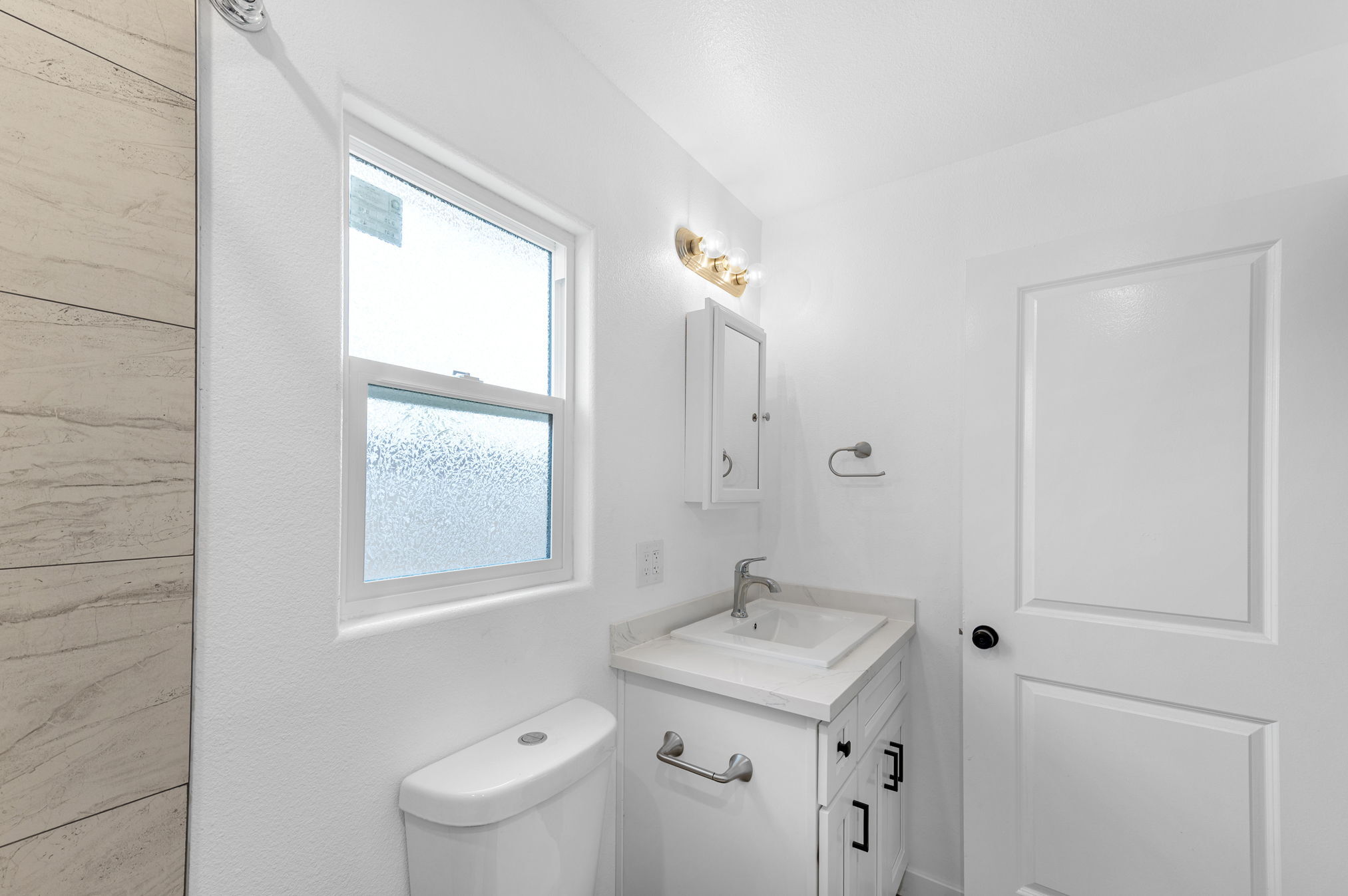 Hallway Bathroom - 120 E Rose Ave