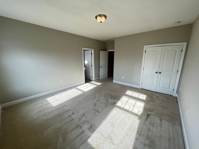 Building Photo - Spacious 3 bedroom townhome in Brier Creek