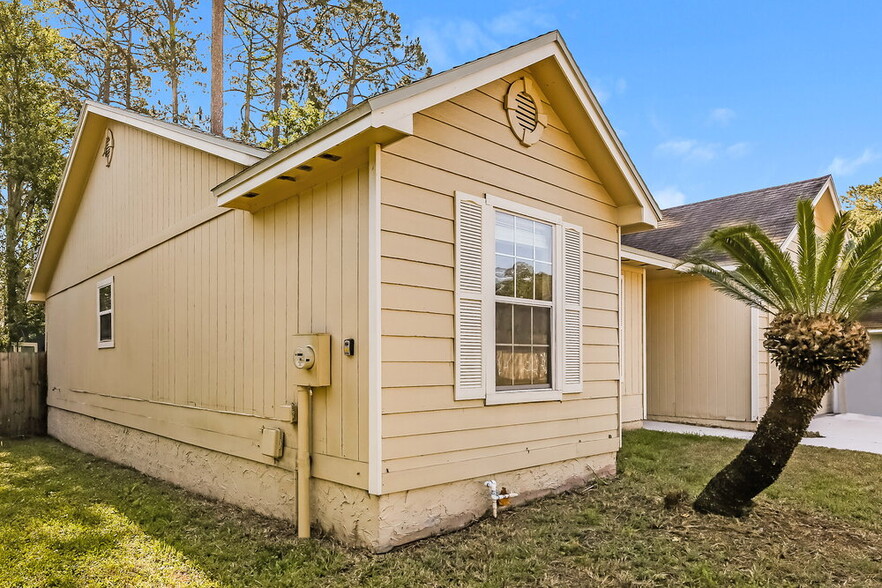 Building Photo - 2863 Sandy Beach Ln