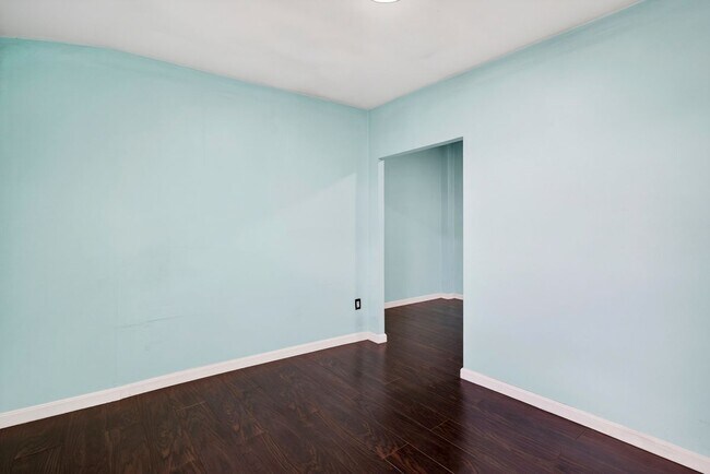 Building Photo - 2245 E Fayette St