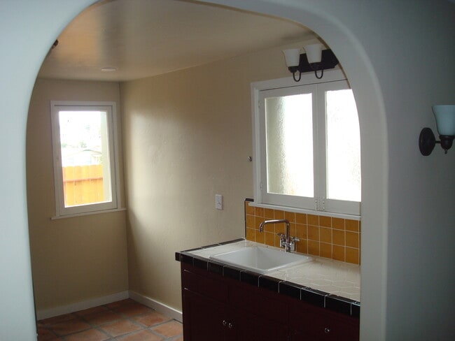 Building Photo - 331