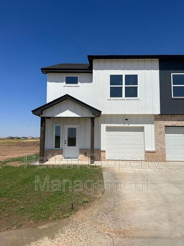 Building Photo - 14100 Daisy-