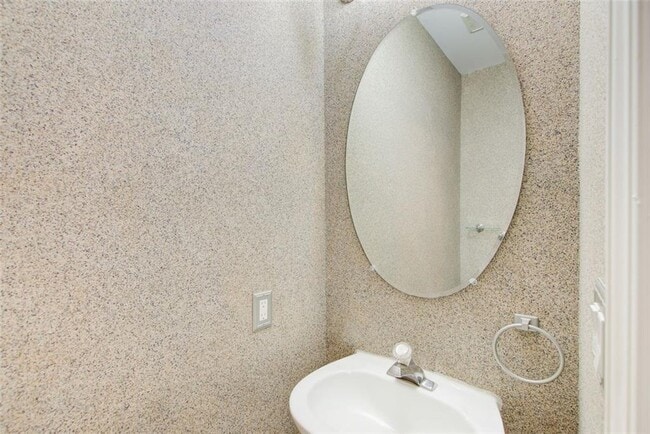 Building Photo - 3040 Stone Rd