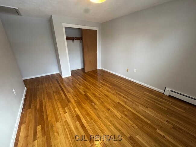 Building Photo - 108 Trimount Ave