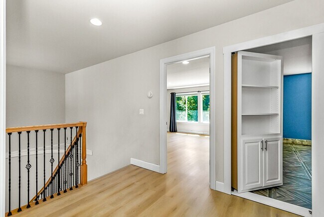 Building Photo - 6.6 Acre Retreat